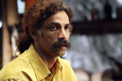 नक्‍सली समस्‍या पर 'रेड अलर्ट'  । बिपाशा की हॉट तस्‍वीरें