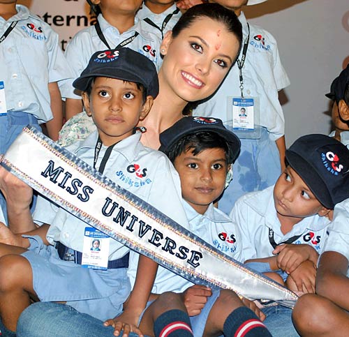 तस्‍वीरों में देखें बीता सप्‍ताह । बॉलीवुड की अनदेखी तस्‍वीरें