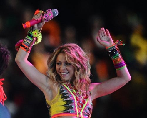 फुटबॉल विश्‍व कप की जीत का जश्‍न मनाते स्‍पेन के प्रशंसक