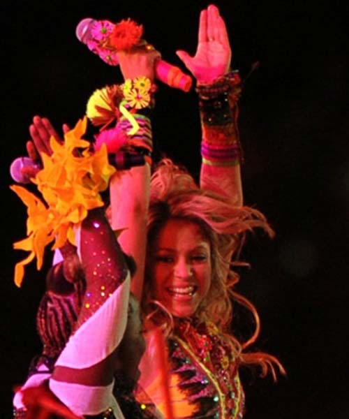 फुटबॉल विश्‍व कप की जीत का जश्‍न मनाते स्‍पेन के प्रशंसक