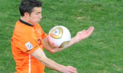 फुटबॉल विश्‍व कप की जीत का जश्‍न मनाते स्‍पेन के प्रशंसक