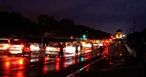 पहली ही बारिश में दिल्‍ली हुई पानी-पानी