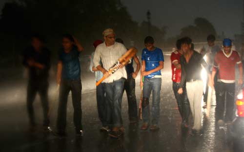 पहली ही बारिश में दिल्‍ली हुई पानी-पानी