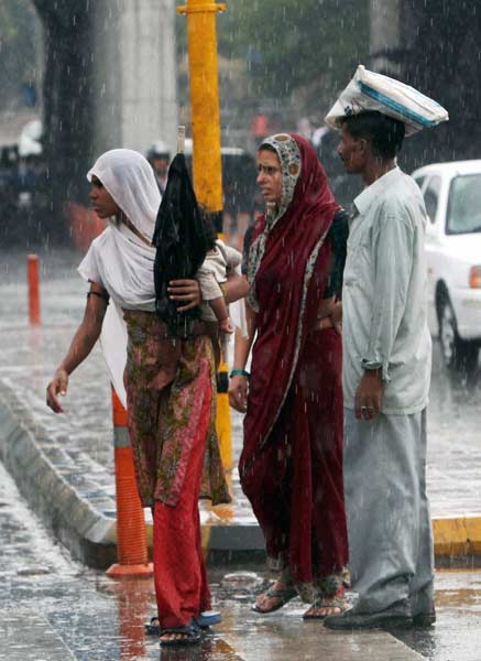 पहली ही बारिश में दिल्‍ली हुई पानी-पानी