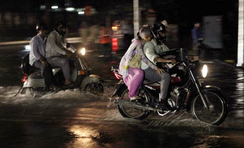 पहली ही बारिश में दिल्‍ली हुई पानी-पानी