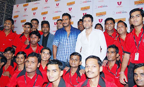 प्रोमोशन के लिए कुछ भी करेगा । बिपाशा की हॉट तस्‍वीरें