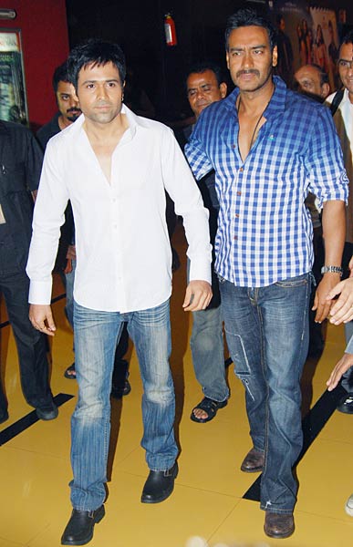 प्रोमोशन के लिए कुछ भी करेगा । बिपाशा की हॉट तस्‍वीरें