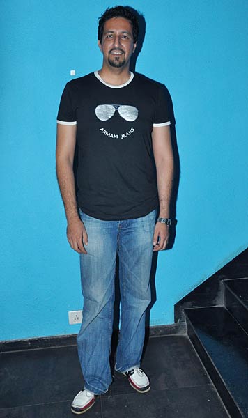 प्रोमोशन के लिए कुछ भी करेगा । बिपाशा की हॉट तस्‍वीरें