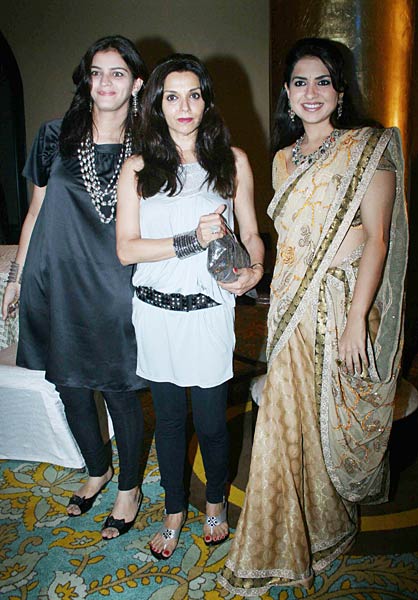 प्रोमोशन के लिए कुछ भी करेगा । बिपाशा की हॉट तस्‍वीरें