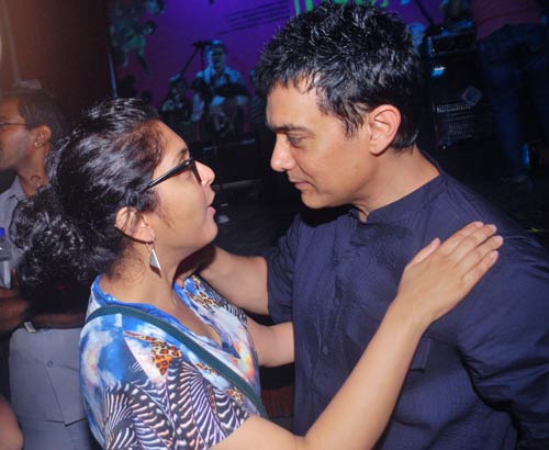 पीपली लाइव: 'महंगाई डायन खात...' के साथ म्‍यूजिक लॉच