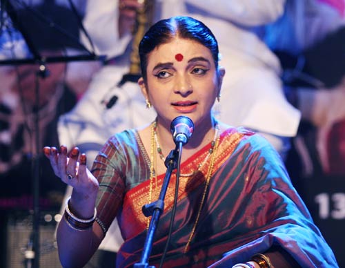 पीपली लाइव: 'महंगाई डायन खात...' के साथ म्‍यूजिक लॉच