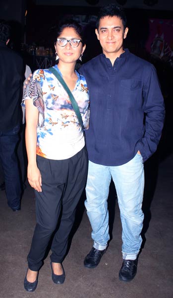 पीपली लाइव: 'महंगाई डायन खात...' के साथ म्‍यूजिक लॉच