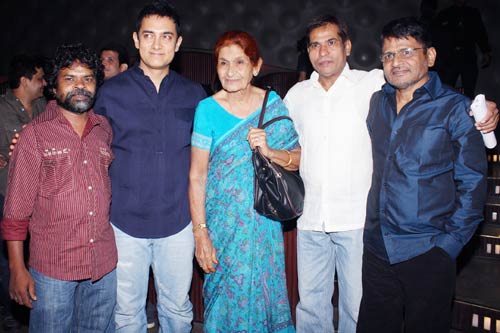 पीपली लाइव: 'महंगाई डायन खात...' के साथ म्‍यूजिक लॉच