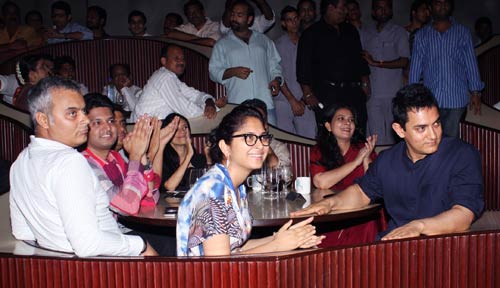 पीपली लाइव: 'महंगाई डायन खात...' के साथ म्‍यूजिक लॉच