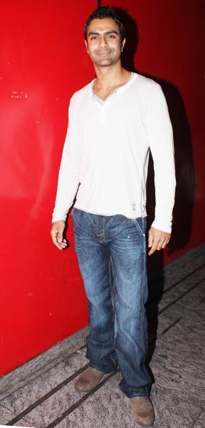 फिल्‍म 'लम्‍हा' की स्‍पेशल स्‍क्रीनिंग पर जुटे बॉलीवुड सितारे