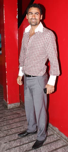 फिल्‍म 'लम्‍हा' की स्‍पेशल स्‍क्रीनिंग पर जुटे बॉलीवुड सितारे