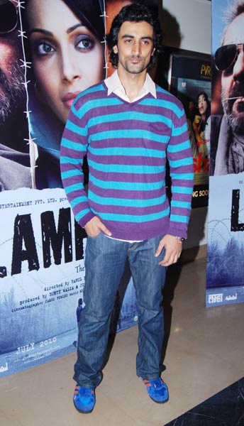 फिल्‍म 'लम्‍हा' की स्‍पेशल स्‍क्रीनिंग पर जुटे बॉलीवुड सितारे