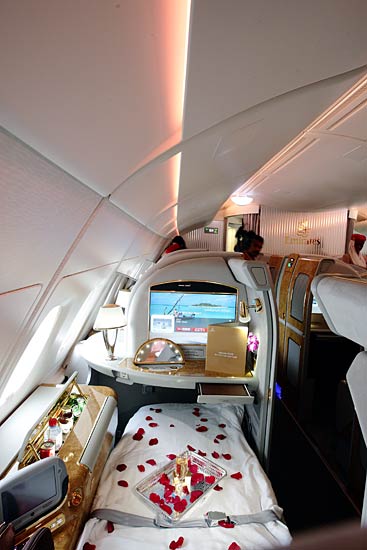 जब टर्मिनल-3 पर उतरा अमीरात एयर बस ए-380