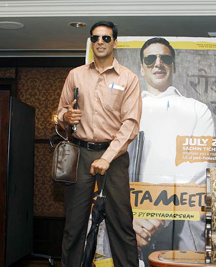 प्रमोशन के दौरान कुछ इस अंदाज में दिखे अक्‍की