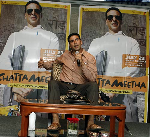 प्रमोशन के दौरान कुछ इस अंदाज में दिखे अक्‍की