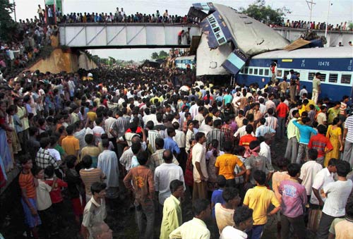 प. बंगाल में एक और रेल हादसा | वीडियो