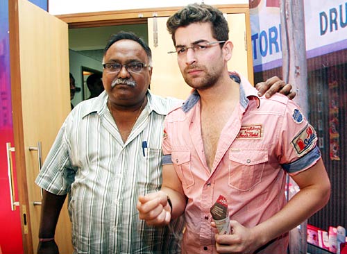 फिल्‍म 'लफंगे परिदें' के प्रमोशन पर नील और दीपिका