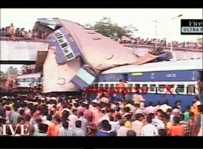 प. बंगाल में एक और रेल हादसा | वीडियो