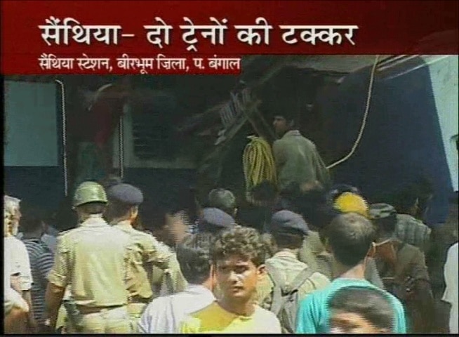 प. बंगाल में एक और रेल हादसा | वीडियो