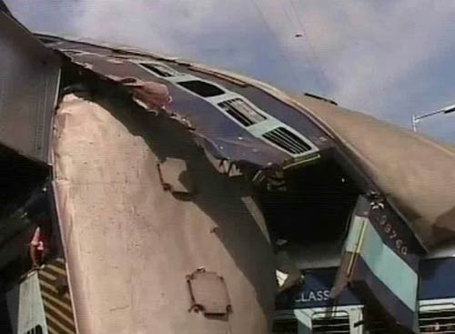 प. बंगाल में एक और रेल हादसा | वीडियो