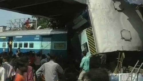प. बंगाल में एक और रेल हादसा | वीडियो