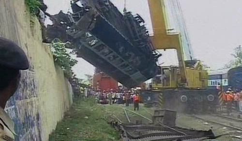 प. बंगाल में एक और रेल हादसा | वीडियो