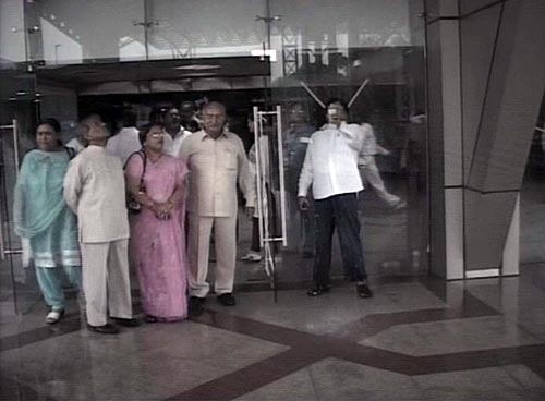 बारिश ने थामी दिल्ली की रफ्तार | फोटो देखें