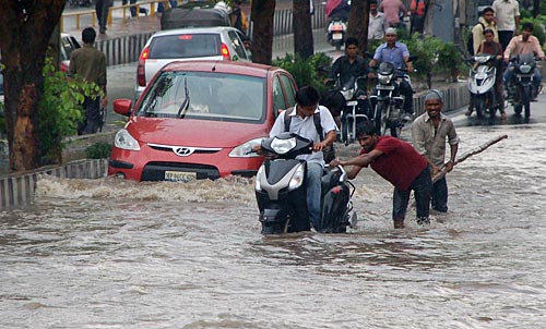 बारिश से तरबतर हुआ तालाबों का शहर भोपाल