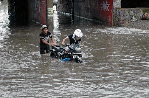 बारिश से तरबतर हुआ तालाबों का शहर भोपाल
