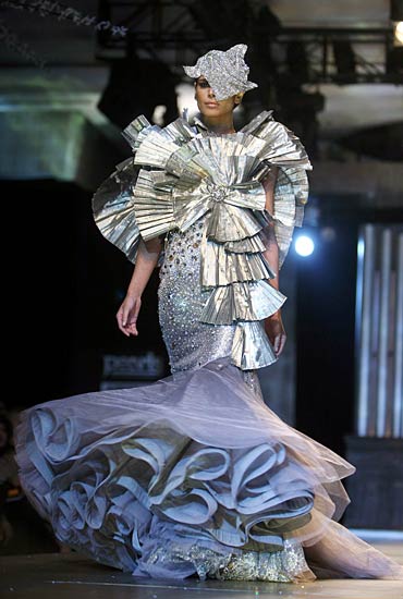 मानव के फैशन शो में ग्‍लैमर का तड़का...