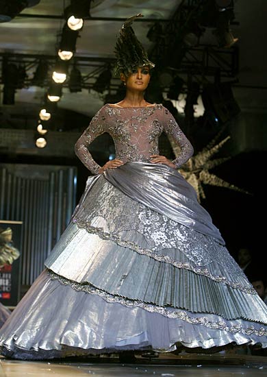 मानव के फैशन शो में ग्‍लैमर का तड़का...