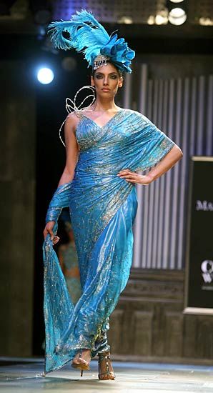 मानव के फैशन शो में ग्‍लैमर का तड़का...