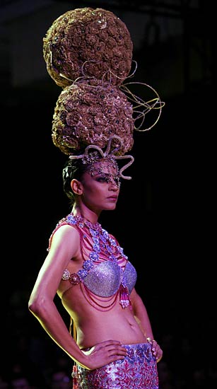 मानव के फैशन शो में ग्‍लैमर का तड़का...