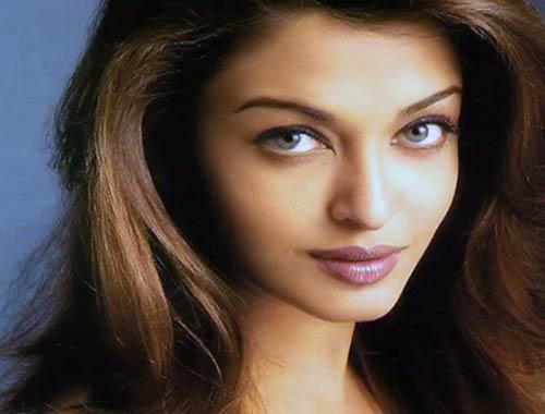 बॉलीवुड सितारों की सेक्‍सी अदा...। हसीनाओं का जलवा