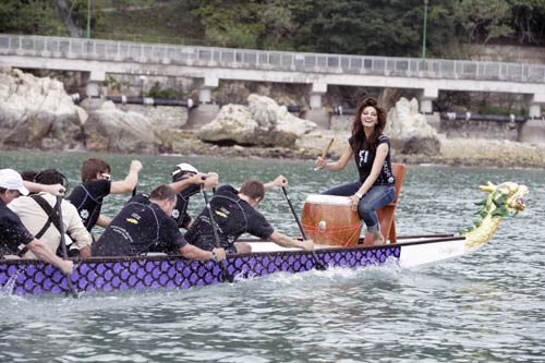 ड्रैगन बोट रेस का अद्भुत नजारा