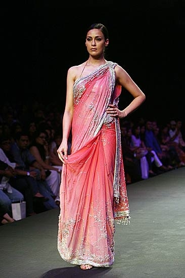 कोटूर फैशन वीक के कुछ उम्‍दा कलेक्‍शन