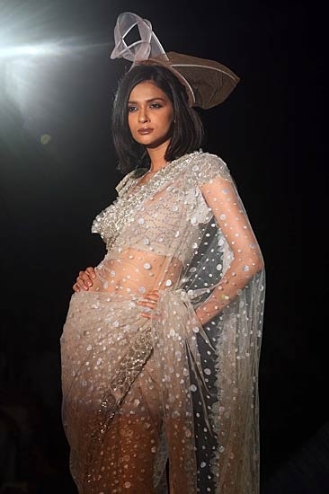 कोटूर फैशन वीक के कुछ उम्‍दा कलेक्‍शन