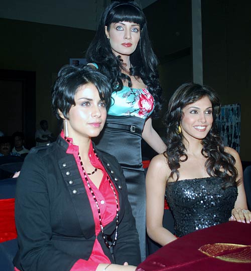 ‘हेलो डार्लिंग’ की म्‍यूजिक लॉंच पार्टी...