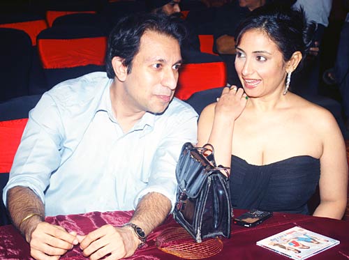 ‘हेलो डार्लिंग’ की म्‍यूजिक लॉंच पार्टी...