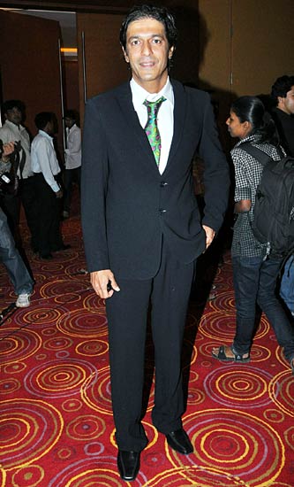 ‘हेलो डार्लिंग’ की म्‍यूजिक लॉंच पार्टी...