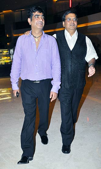 ‘हेलो डार्लिंग’ की म्‍यूजिक लॉंच पार्टी...