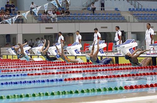 राष्‍ट्रमंडल खेलों से पहले आयोजित की गई तैराकी प्रतियोगिता