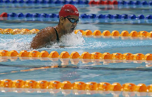 राष्‍ट्रमंडल खेलों से पहले आयोजित की गई तैराकी प्रतियोगिता