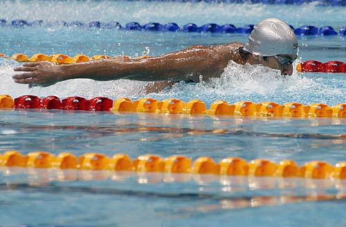 राष्‍ट्रमंडल खेलों से पहले आयोजित की गई तैराकी प्रतियोगिता