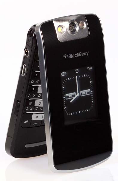 भारत में मोबाइल फोन सेवा ने पूरे किए 17 साल